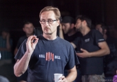 "Musi być w punkt" Reżyser